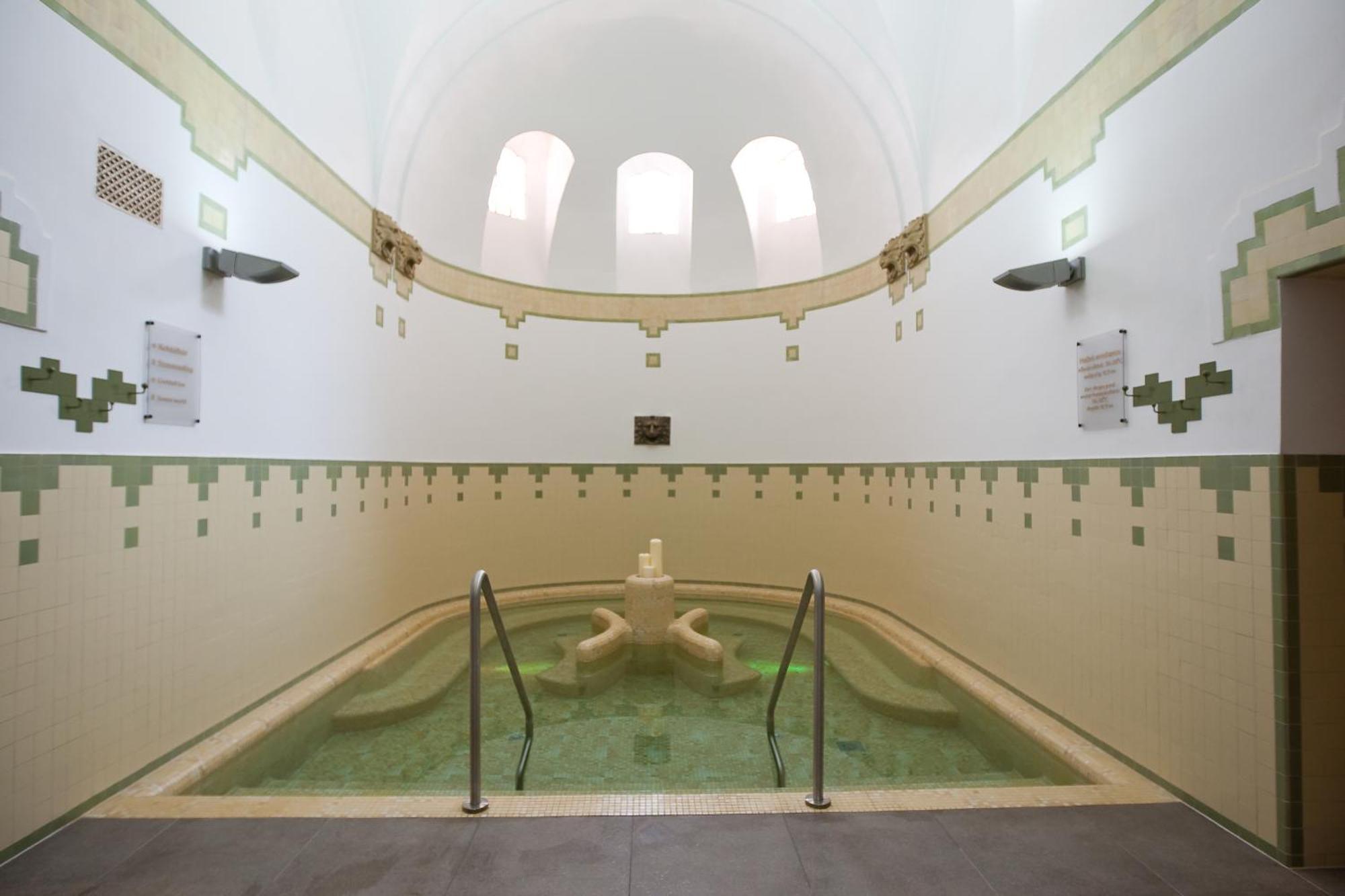 Belvaros Resort Apartman & Spa Székesfehérvár 外观 照片